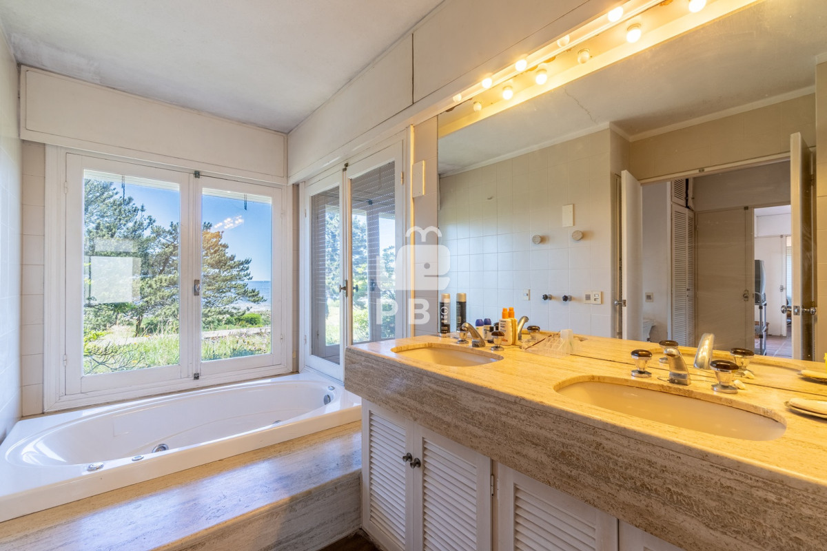 UHJvcGllZGFkIGZyZW50ZSBhbCBtYXIgZW4gU29sYW5hLCBQdW50YSBCYWxsZW5hIC0gUmVmIDogUEJJMTU0NjA=