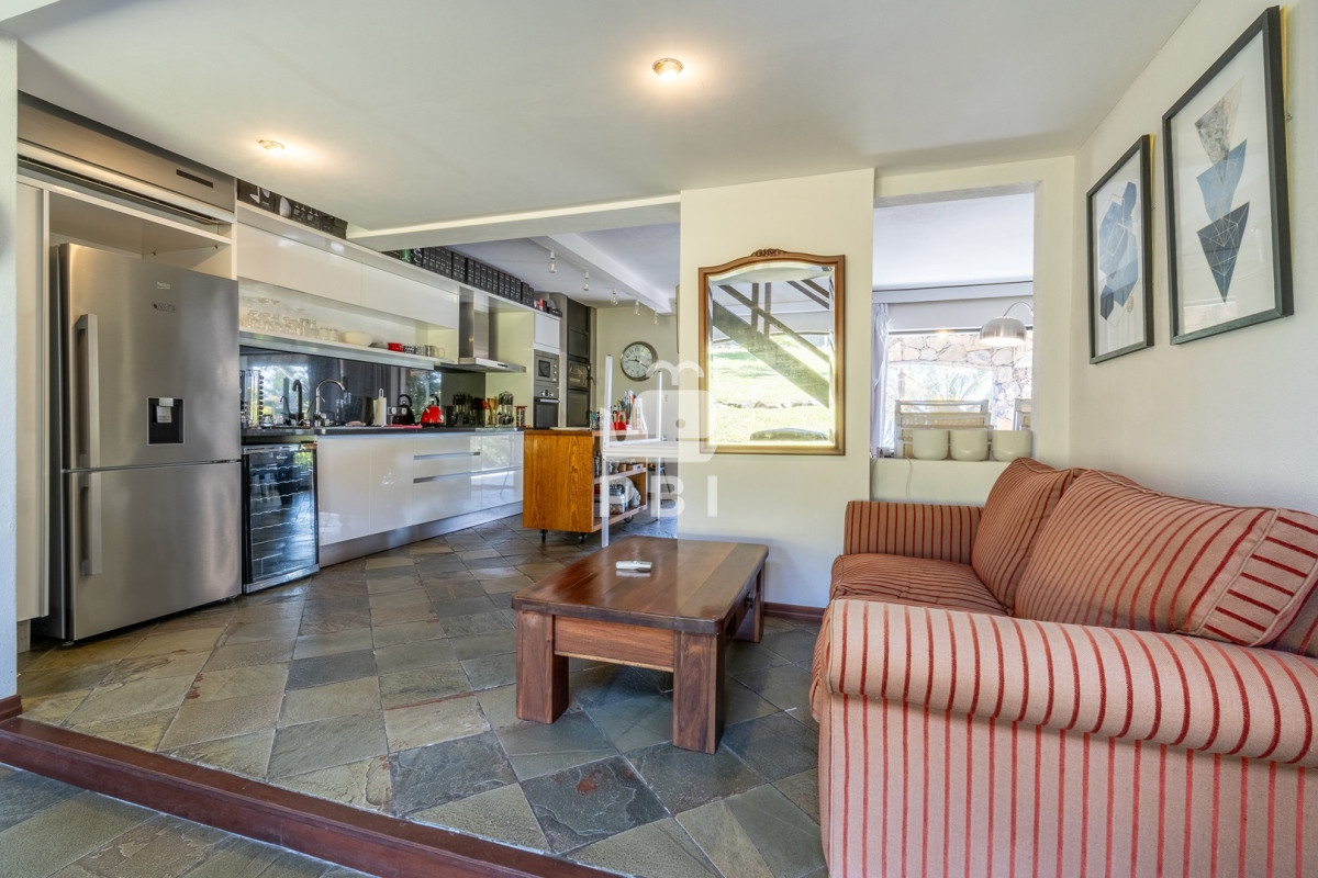 Q2FzYSBlbiB2ZW50YSAxMyBkb3JtaXRvcmlvcyBlbiBSaW5jb25hZGEgQWx0YSwgUHVudGEgQmFsbGVuYS4gLSBSZWYgOiBQQkkxMzg1OQ==