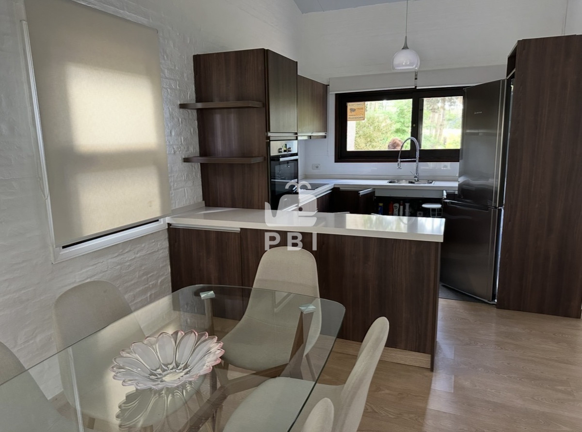 Q2FzYSBlbiB2ZW50YSBlbiBDbHViIGRlbCBMYWdvLCAgUHVudGEgQmFsbGVuYSAtIFJlZiA6IFBCSTE1NzMw