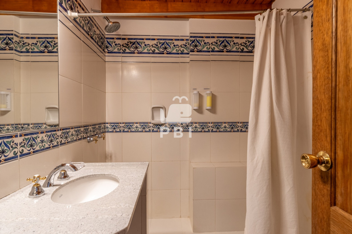 VmVudGEgZGUgSG90ZWwgMTMgZG9ybWl0b3Jpb3MsIFJpbmNvbmFkYSBhbHRhLCBQdW50YSBCYWxsZW5hIC0gUmVmIDogUEJJMTM4NTY=