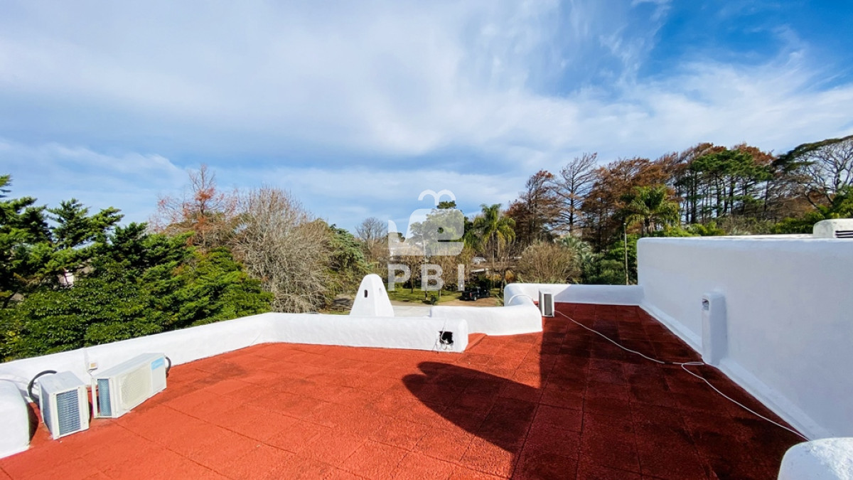 Q2FzYSAzIERPUk1JVE9SSU9TIGVuIFNvbGFuYSwgUHVudGEgQmFsbGVuYSAtIFJlZiA6IFBCSTIzMDk=