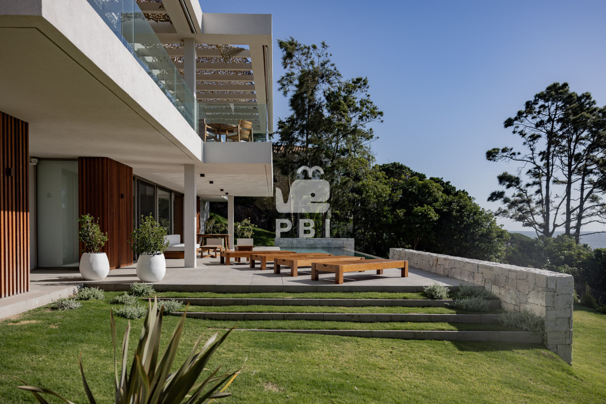 UmVzaWRlbmNpYSBkZSBMdWpvIHNvYnJlIGVsIG1hciBlbiB2ZW50YSBlbiBlbCBMb21vIGRlIGxhIEJhbGxlbmEsIFB1bnRhIEJhbGxlbmEgIC0gUmVmIDogUEJJMTQ1NzU=