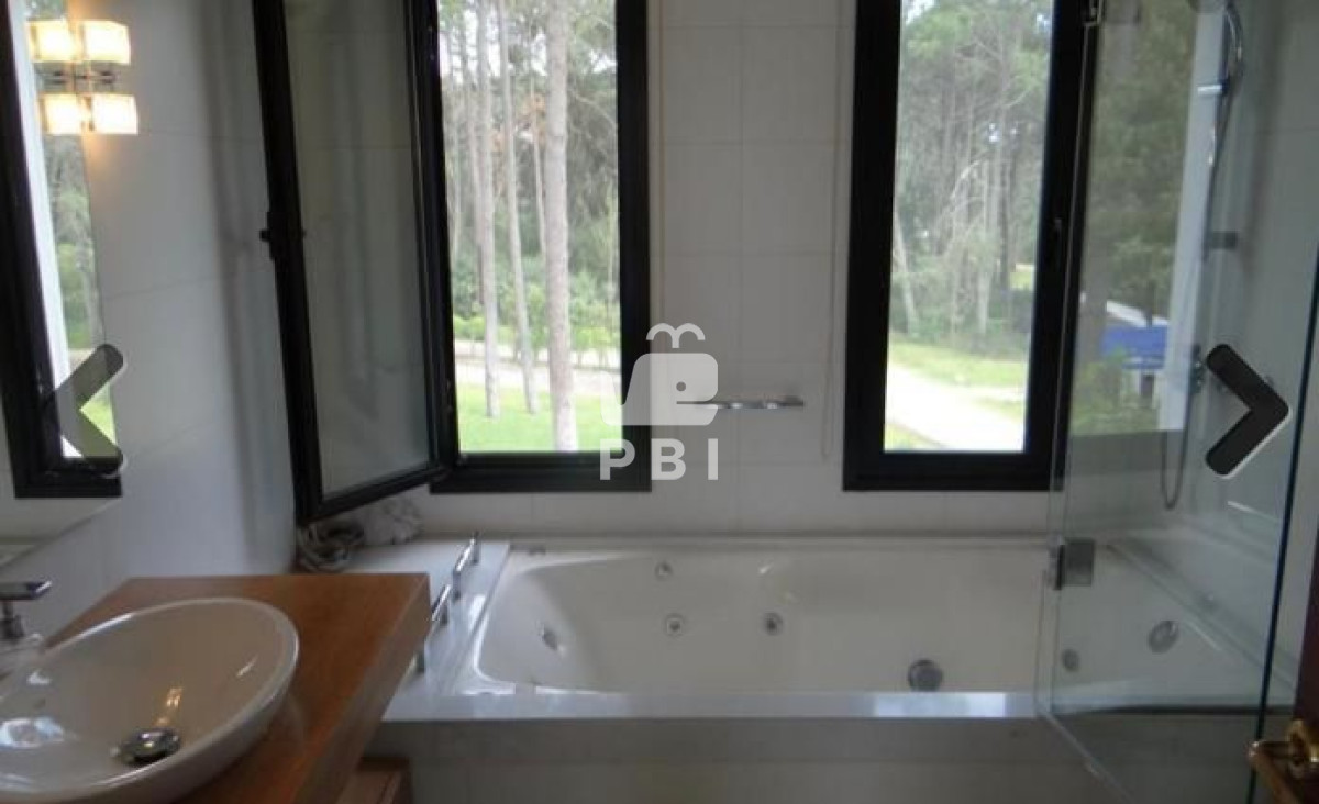 Q2FzYSAzIGRvcm1pdG9yaW9zIGVuIENsdWIgZGVsIExhZ28sIFB1bnRhIEJhbGxlbmEgLSBSZWYgOiBQQkkxOTgz