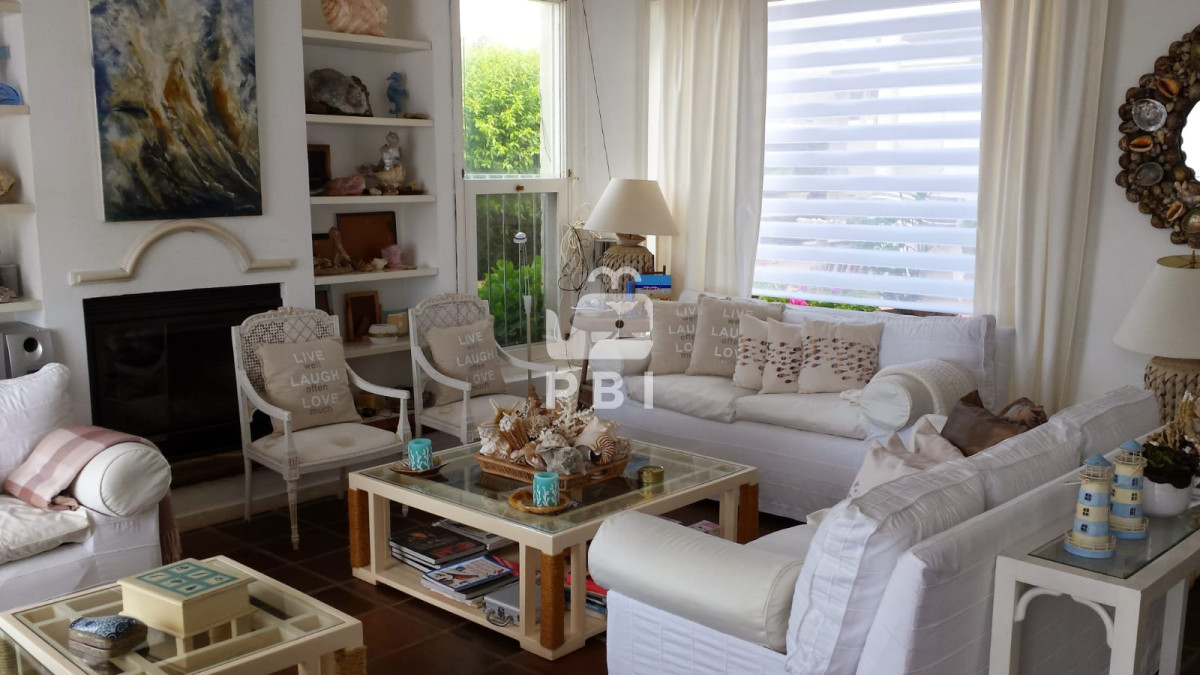 TWFnbmlmaWNhIGNhc2EgNSBEb3JtaXRvcmlvcyBlbiBsYSBCYXJyYSAgLSBSZWYgOiBQQkkxMjYzNA==