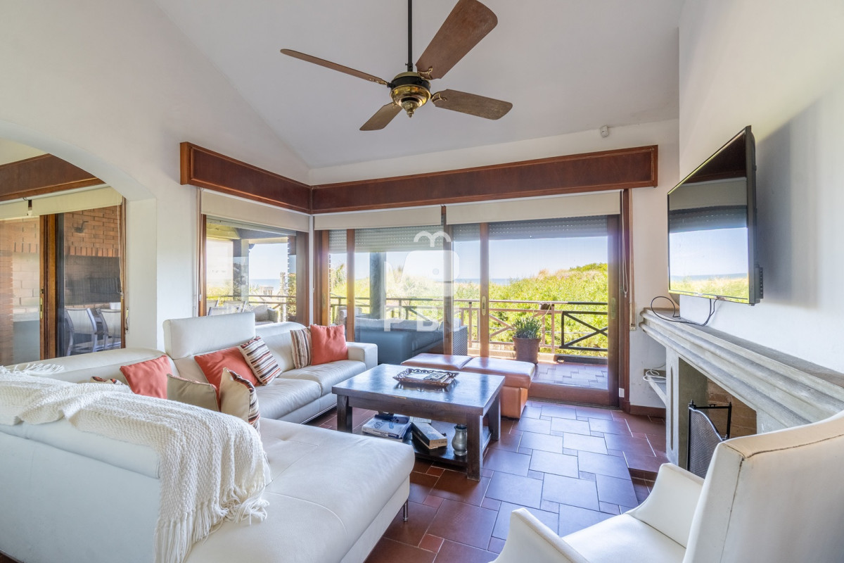 Q2FzYSBkZSAzIGRvcm1pdG9yaW9zIGVuIFRpbyBUb20sIFB1bnRhIEJhbGxlbmEgLSBSZWYgOiBQQkkxNTM5MQ==