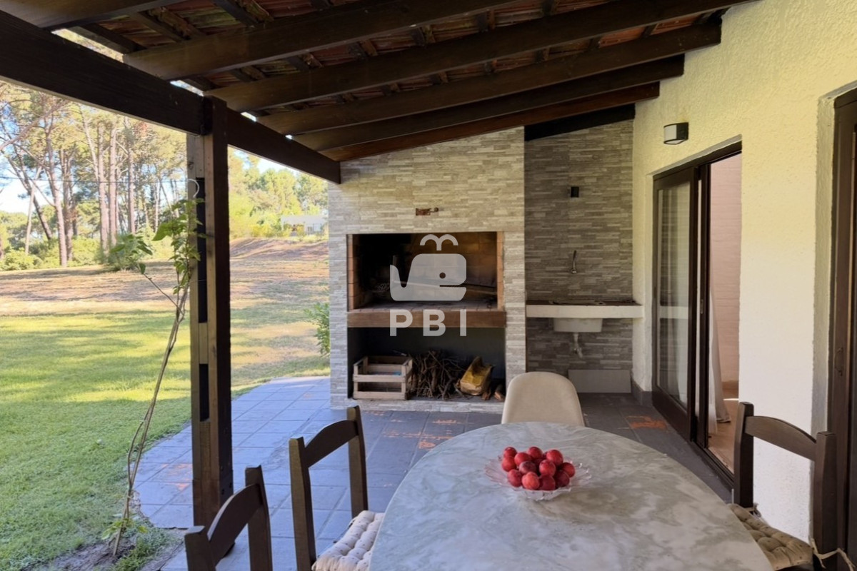 Q2FzYSBlbiB2ZW50YSBlbiBDbHViIGRlbCBMYWdvLCAgUHVudGEgQmFsbGVuYSAtIFJlZiA6IFBCSTE1NzMw