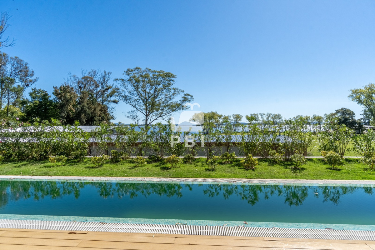 Q2FzYSBkZSAzIGRvcm1pdG9yaW9zIGVuIGJhcnJpbyBwcml2YWRvIC0gUmVmIDogUEJJMzIzOQ==