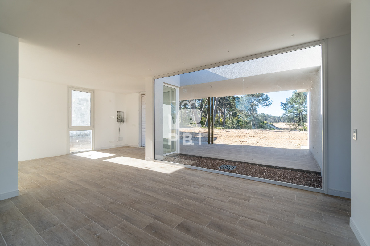 VmVudGEgZGUgY2FzYSBlbiBCYXJyaW8gUHJpdmFkbyBDbHViIGRlbCBMYWdvLCBQdW50YSBiYWxsZW5hLiAtIFJlZiA6IFBCSTEzOTg0