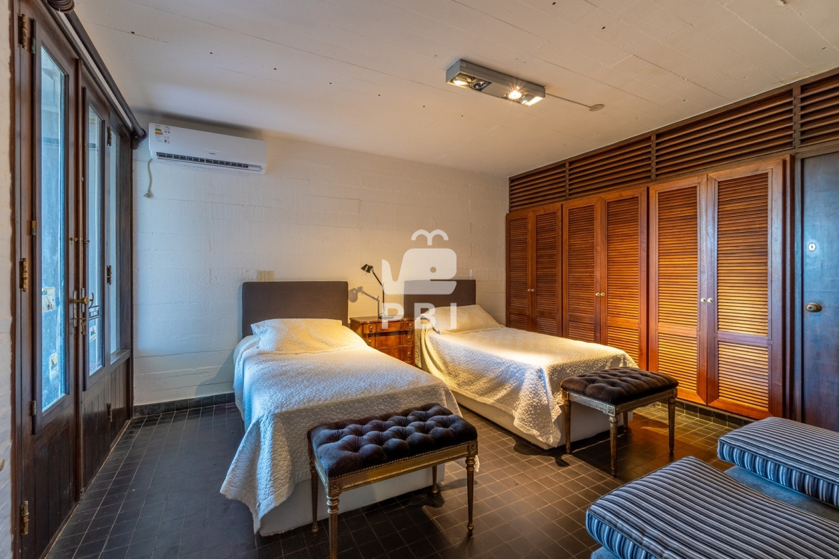 Q2FzYSA1IERPUk1JVE9SSU9TIGVuIFNvbGFuYSwgUHVudGEgQmFsbGVuYS4gLSBSZWYgOiBQQkk5Mw==