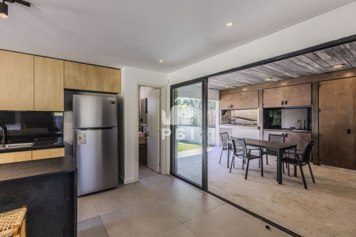 Q2FzYSAzIERPUk1JVE9SSU9TIGVuIENsdWIgZGVsIExhZ28sIFB1bnRhIEJhbGxlbmEgLSBSZWYgOiBQQkkyNjUx