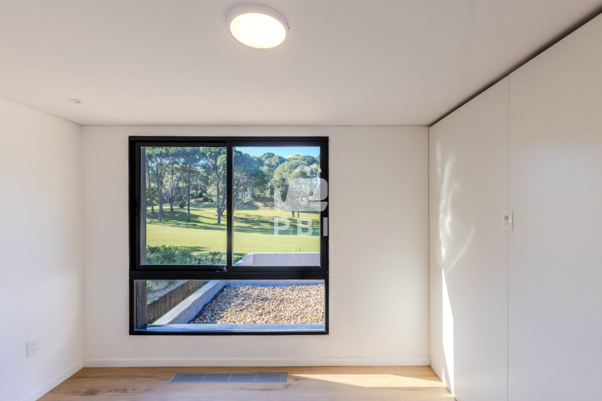 Q2FzYSAzIERPUk1JVE9SSU9TIGVuIENsdWIgZGVsIExhZ28sIFB1bnRhIEJhbGxlbmEgLSBSZWYgOiBQQkkyNjU0