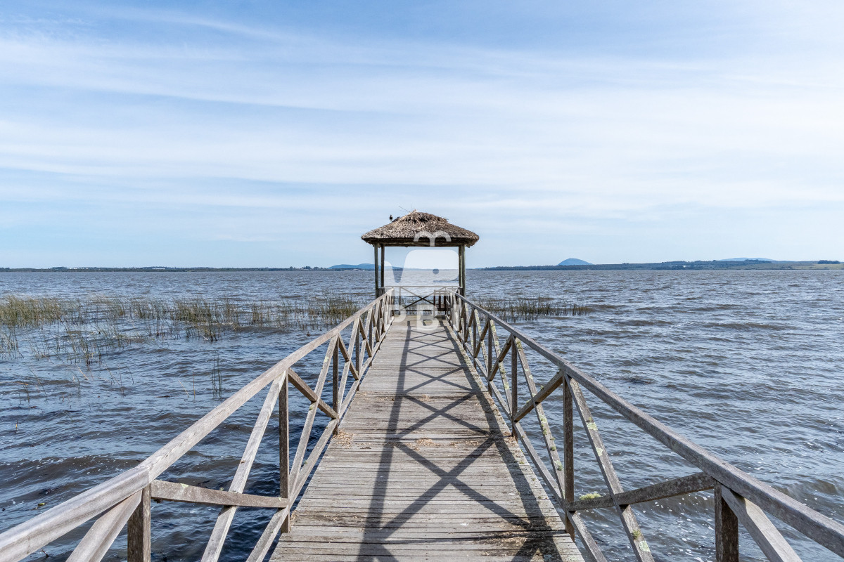 Q2hhY3JhIGNvbiBjYXNhIGEgbGEgdmVudGEgZW4gTGFndW5hIFNhdWNlICAtIFJlZiA6IFBCSTE1MTUz