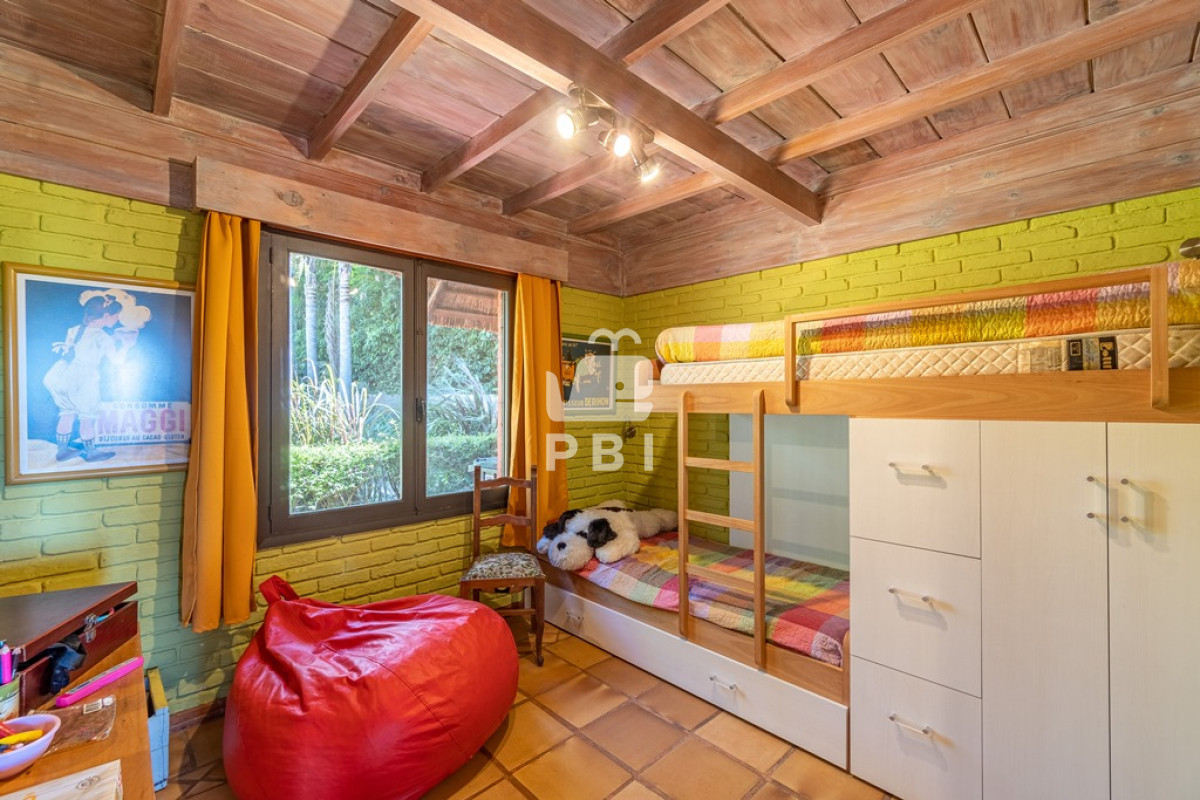 Q2FzYSA0IERPUk1JVE9SSU9TIGVuIExhZ3VuYSBkZWwgU2F1Y2UgLCBQdW50YSBCYWxsZW5hIC0gUmVmIDogUEJJMjQ1NA==