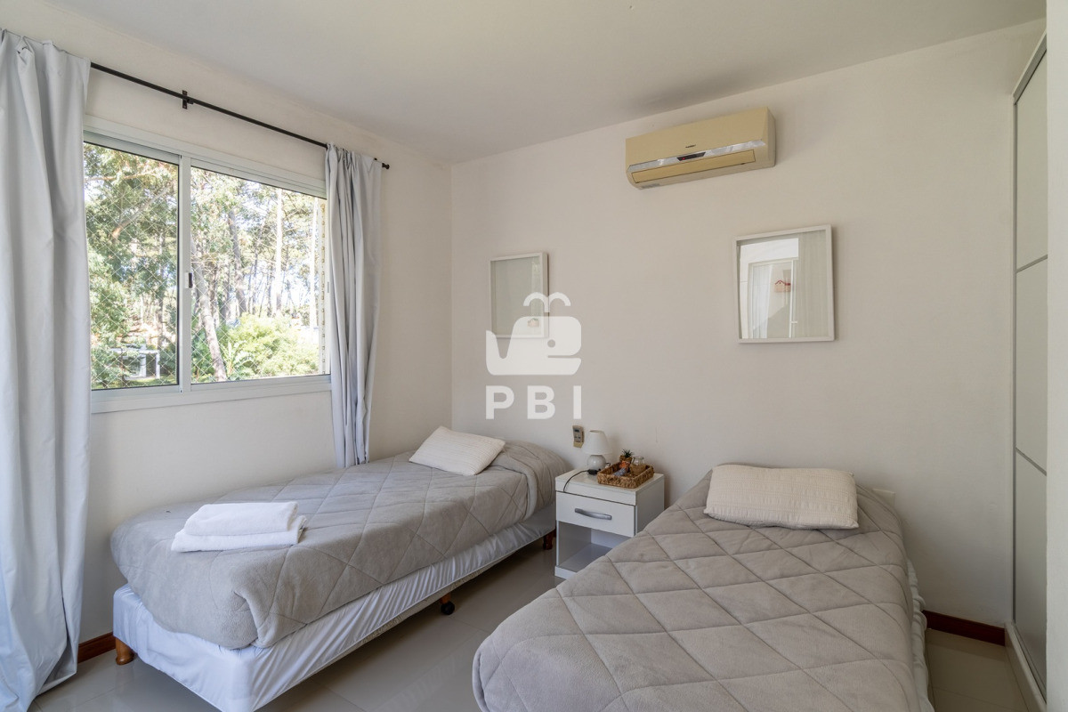 Q2FzYSBlbiB2ZW50YSwgNCBkb3JtaXRvcmlvcywgU29sYW5hcyBDb3VudHJ5IC0gUmVmIDogUEJJMTUxNjU=