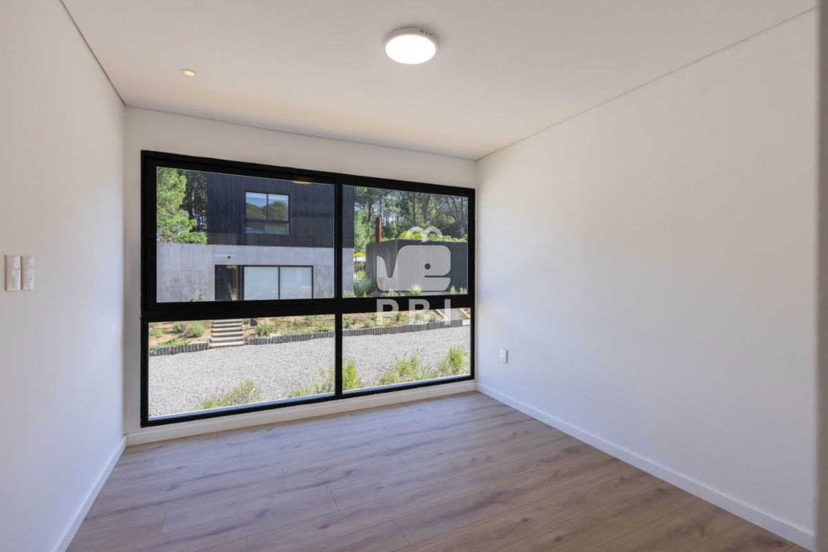 Q2FzYSAzIERPUk1JVE9SSU9TIGVuIENsdWIgZGVsIExhZ28sIFB1bnRhIEJhbGxlbmEgLSBSZWYgOiBQQkkyNjU0