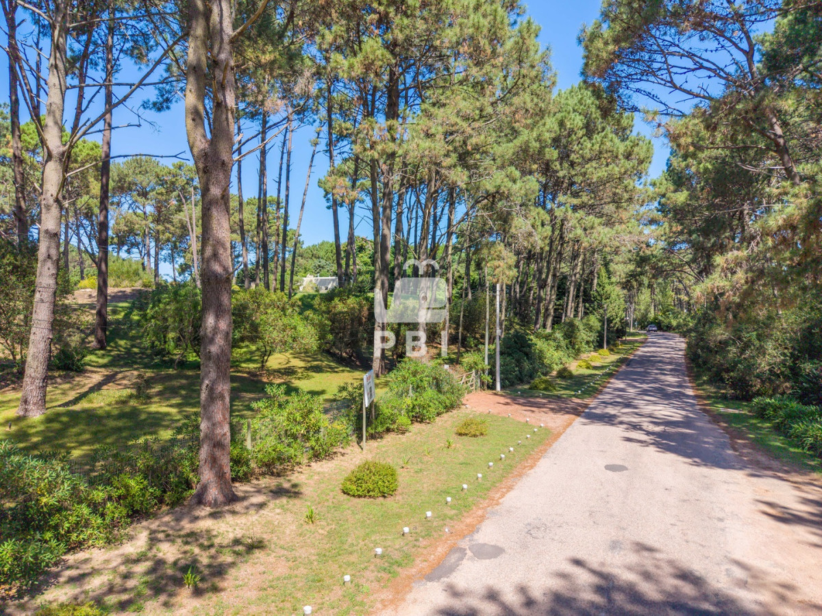 Q2FzYSBlbiB2ZW50YSBlbiBDbHViIGRlbCBMYWdvLCAgUHVudGEgQmFsbGVuYSAtIFJlZiA6IFBCSTE1NzMw