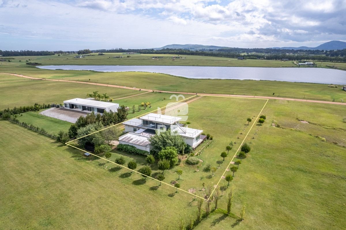 VmVudGEgQ2FzYSBkZSAyIGRvcm1pdG9yaW9zIGVuIExhZ3VuYSBkZSBsb3MgQ2lzbmVzIC0gUHVudGEgQmFsbGVuYSAtIFJlZiA6IFBCSTEzNDgz