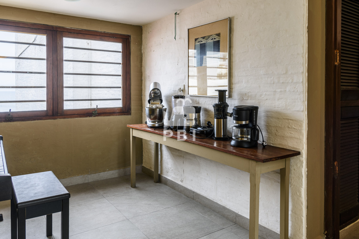 RXNwZWN0YWN1bGFyIENhc2EgUmVjaWNsYWRhIGRlIDYgRG9ybWl0b3Jpb3MgZW4gbGEgUGVuw61uc3VsYSAtIFJlZiA6IFBCSTE0MjE2