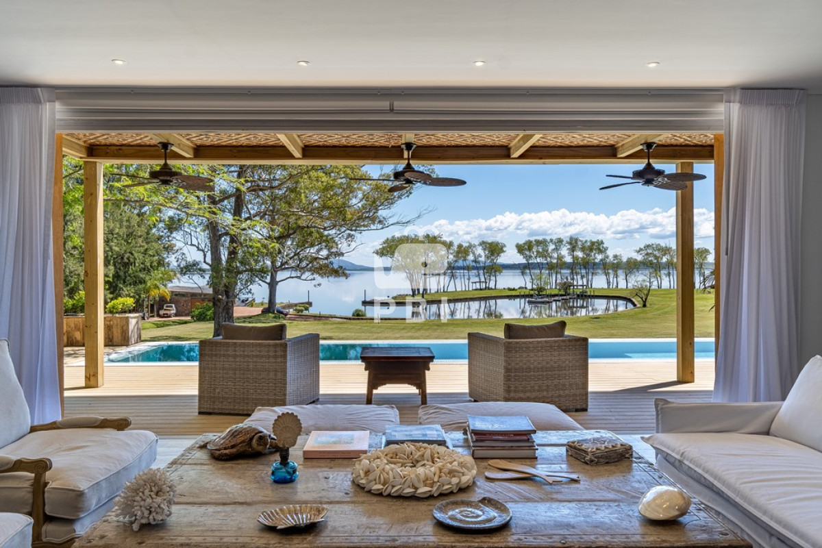 Q2FzYSBkZSAzIGRvcm1pdG9yaW9zIGVuIGJhcnJpbyBwcml2YWRvIC0gUmVmIDogUEJJMzIzOQ==