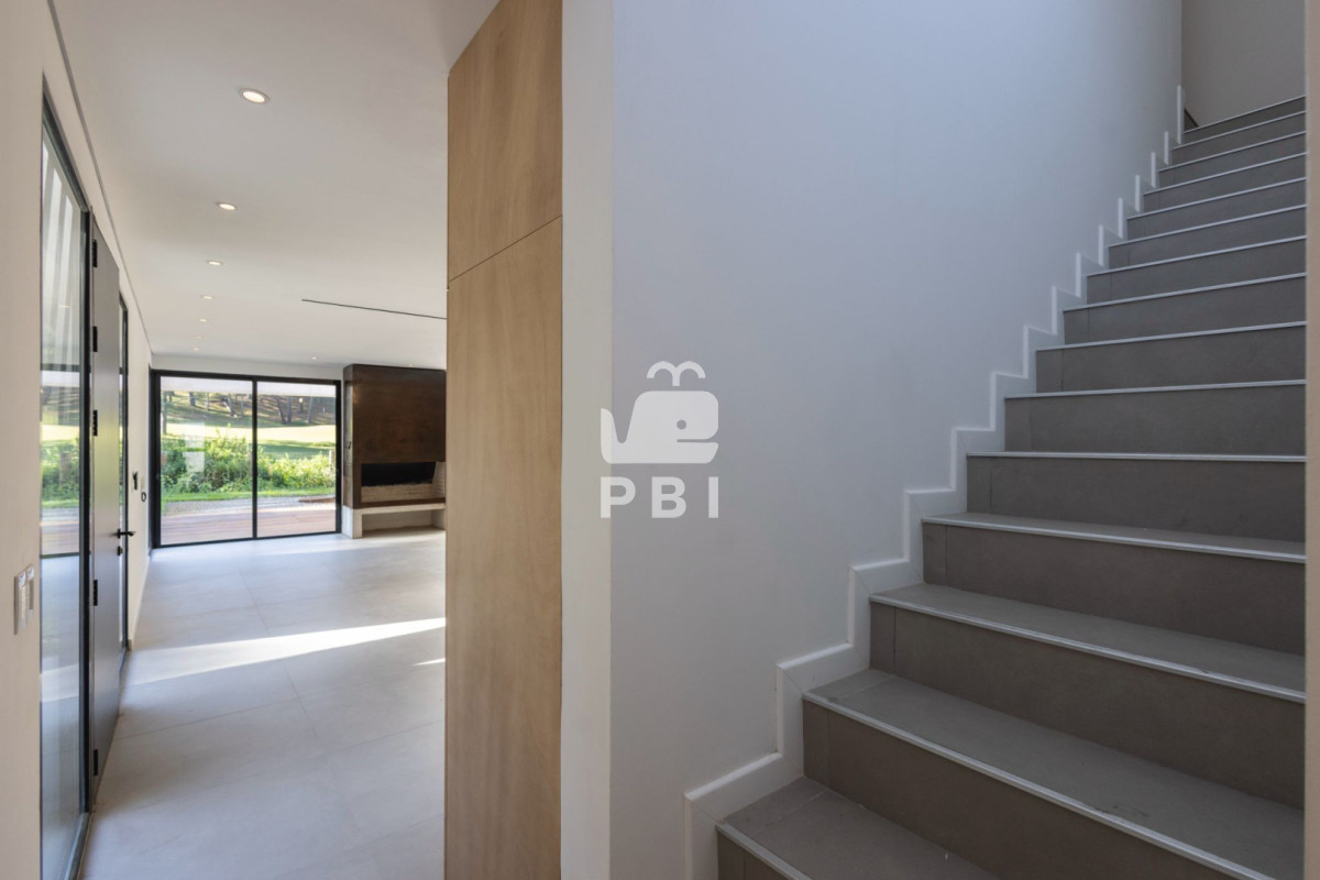 Q2FzYSAzIERPUk1JVE9SSU9TIGVuIENsdWIgZGVsIExhZ28sIFB1bnRhIEJhbGxlbmEgLSBSZWYgOiBQQkkyNjU0