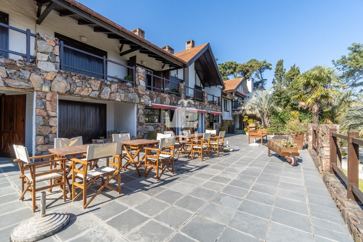 Q2FzYSBlbiB2ZW50YSAxMyBkb3JtaXRvcmlvcyBlbiBSaW5jb25hZGEgQWx0YSwgUHVudGEgQmFsbGVuYS4gLSBSZWYgOiBQQkkxMzg1OQ==