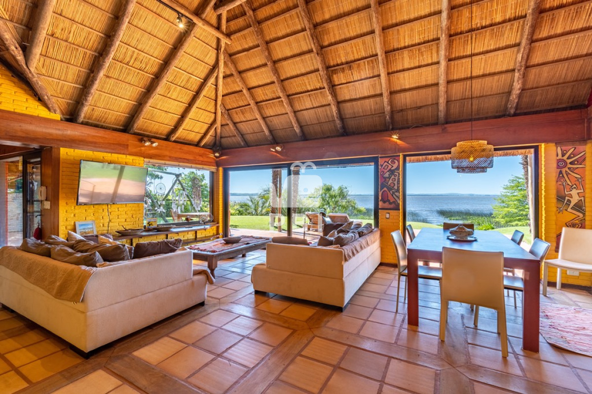 Q2FzYSA0IERPUk1JVE9SSU9TIGVuIExhZ3VuYSBkZWwgU2F1Y2UgLCBQdW50YSBCYWxsZW5hIC0gUmVmIDogUEJJMjQ1NA==