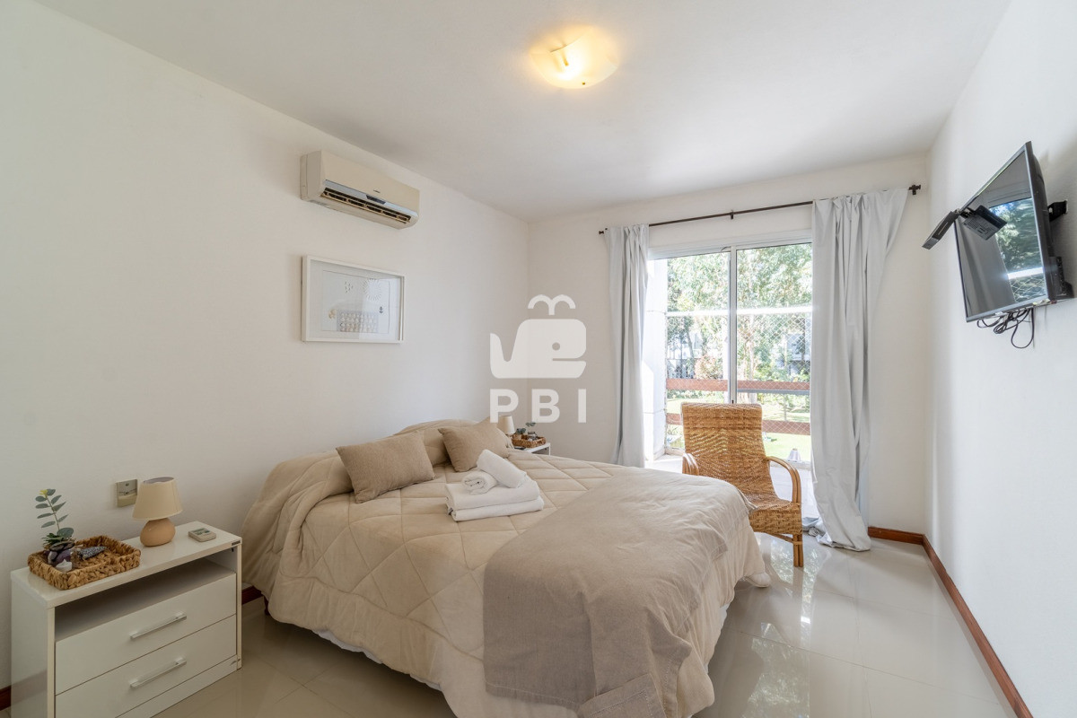 Q2FzYSBlbiB2ZW50YSwgNCBkb3JtaXRvcmlvcywgU29sYW5hcyBDb3VudHJ5IC0gUmVmIDogUEJJMTUxNjU=