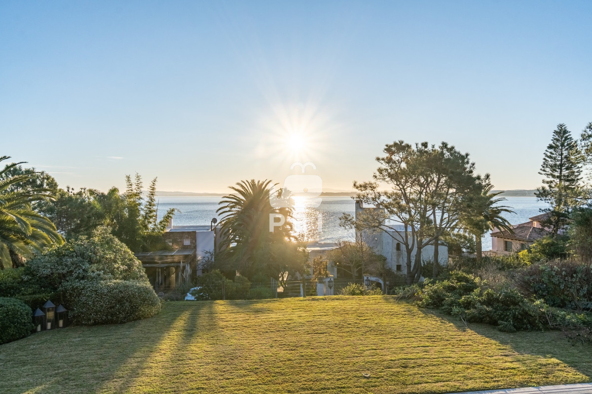 Q2FzYSBkZSA1IGRvcm1pdG9yaW9zIGVuIExvbW8gZGUgbGEgQmFsbGVuYSwgUHVudGEgQmFsbGVuYSAtIFJlZiA6IFBCSTEyNDc5