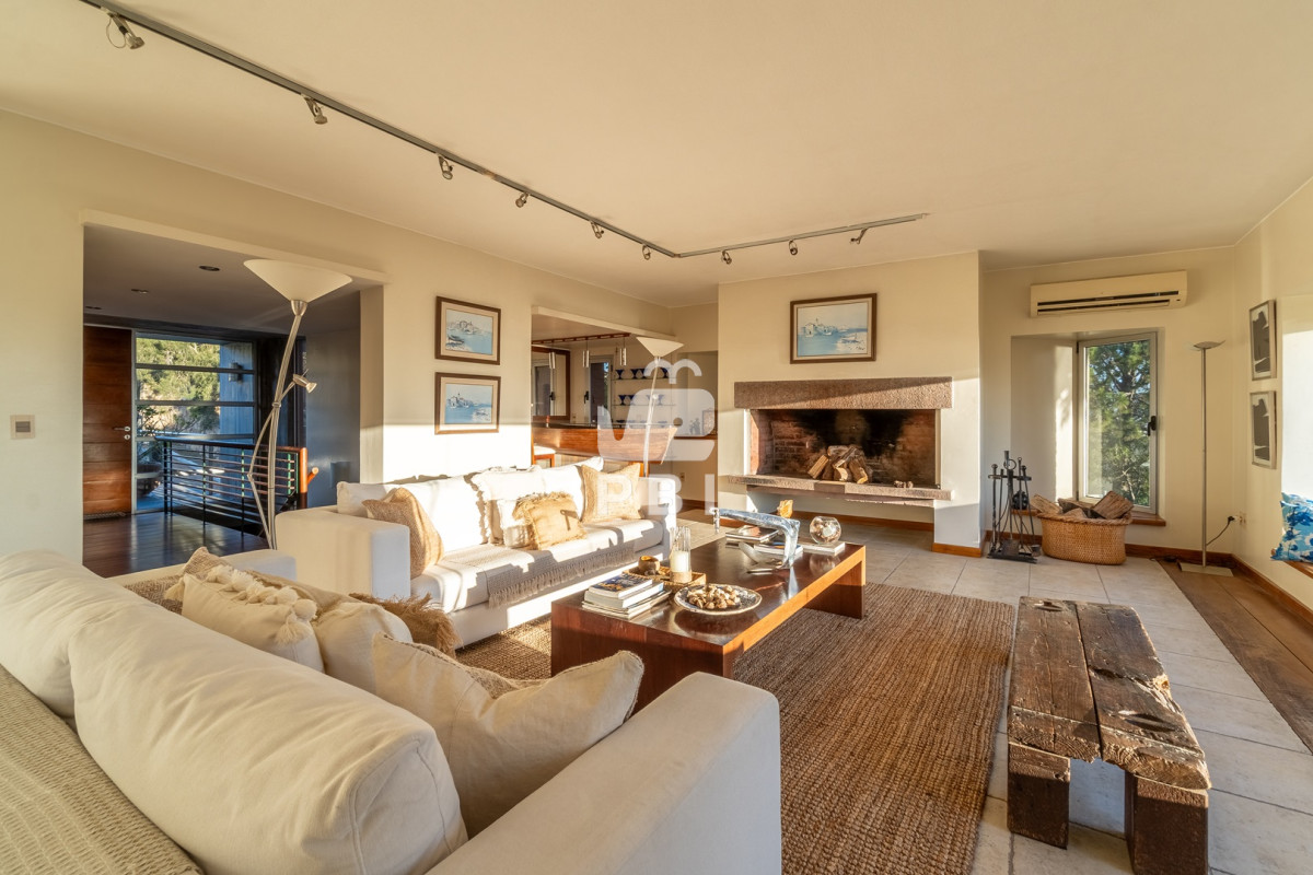 Q2FzYSBkZSA1IGRvcm1pdG9yaW9zIGVuIExvbW8gZGUgbGEgQmFsbGVuYSwgUHVudGEgQmFsbGVuYSAtIFJlZiA6IFBCSTEyNDc5