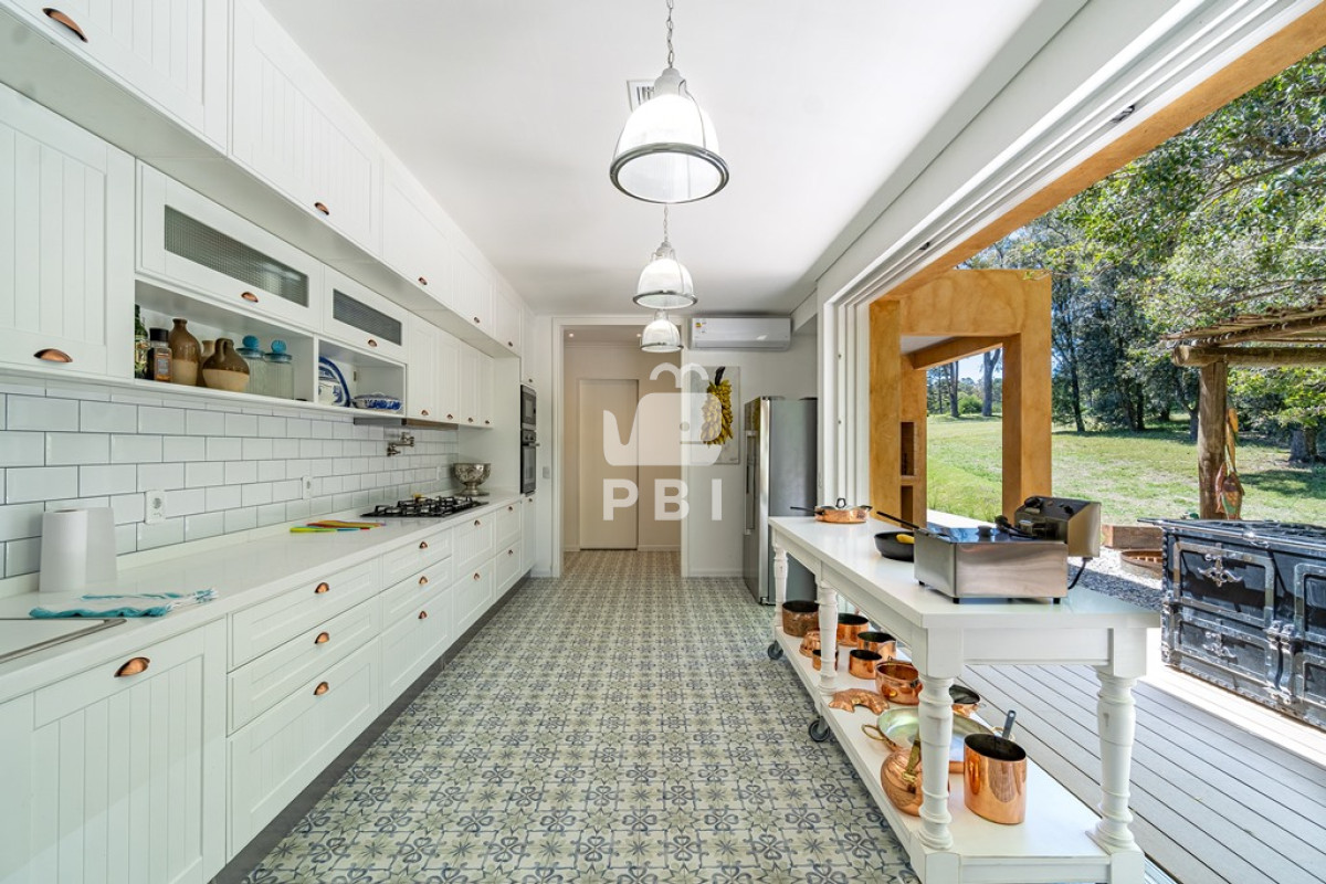 Q2FzYSBkZSAzIGRvcm1pdG9yaW9zIGVuIGJhcnJpbyBwcml2YWRvIC0gUmVmIDogUEJJMzIzOQ==