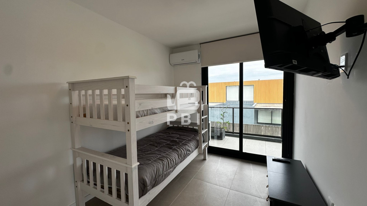 Q2FzYSAzIGRvcm1pdG9yaW9zIGVuIEdydXRhcyBWaWxsYWdlLCBQdW50YSBCYWxsZW5hIC0gUmVmIDogUEJJMTUxODg=