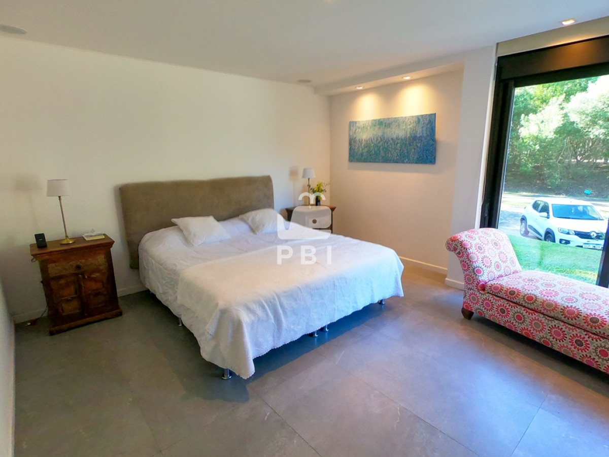 Q2FzYSA0IERPUk1JVE9SSU9TIGVuIERFU0lHTiBWSUxMQUdFLCBQdW50YSBCYWxsZW5hIC0gUmVmIDogUEJJMjMzMg==