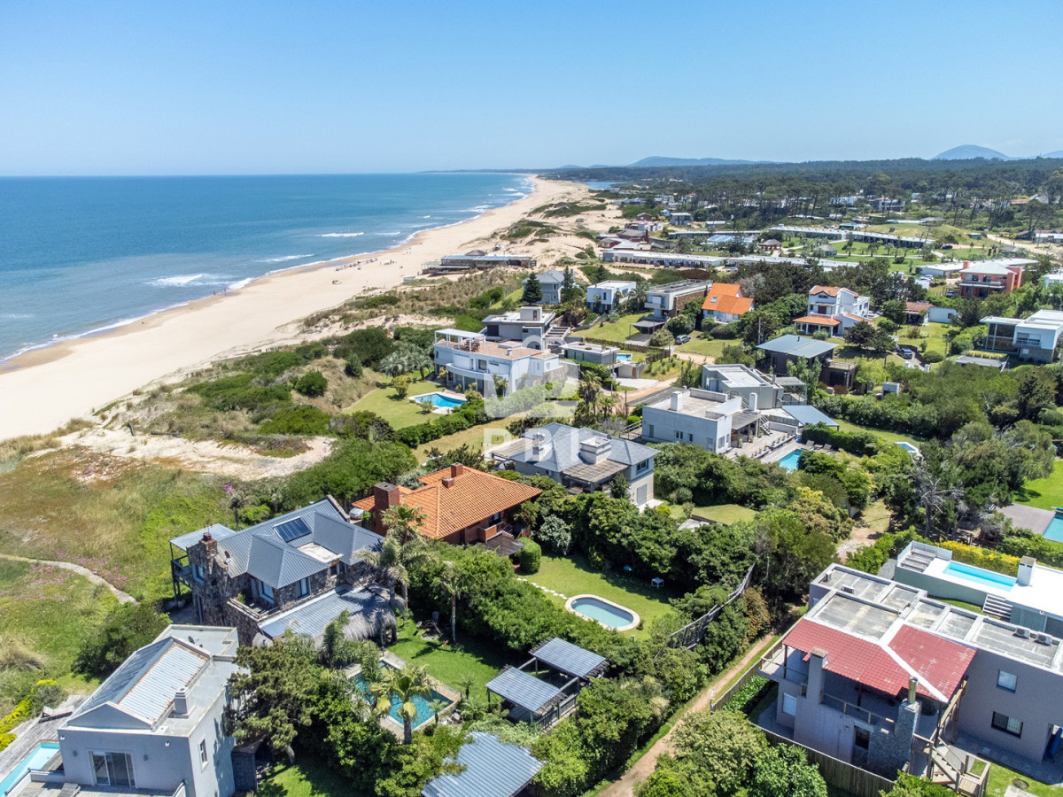 Q2FzYSBkZSAzIGRvcm1pdG9yaW9zIGVuIFRpbyBUb20sIFB1bnRhIEJhbGxlbmEgLSBSZWYgOiBQQkkxNTM5MQ==