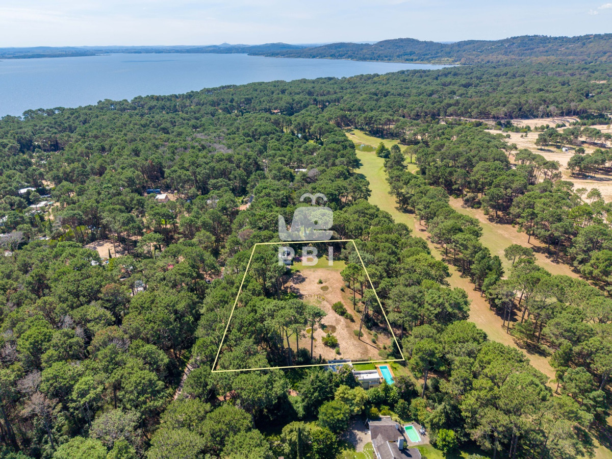 Q2FzYSBlbiB2ZW50YSBlbiBDbHViIGRlbCBMYWdvLCAgUHVudGEgQmFsbGVuYSAtIFJlZiA6IFBCSTE1NzMw