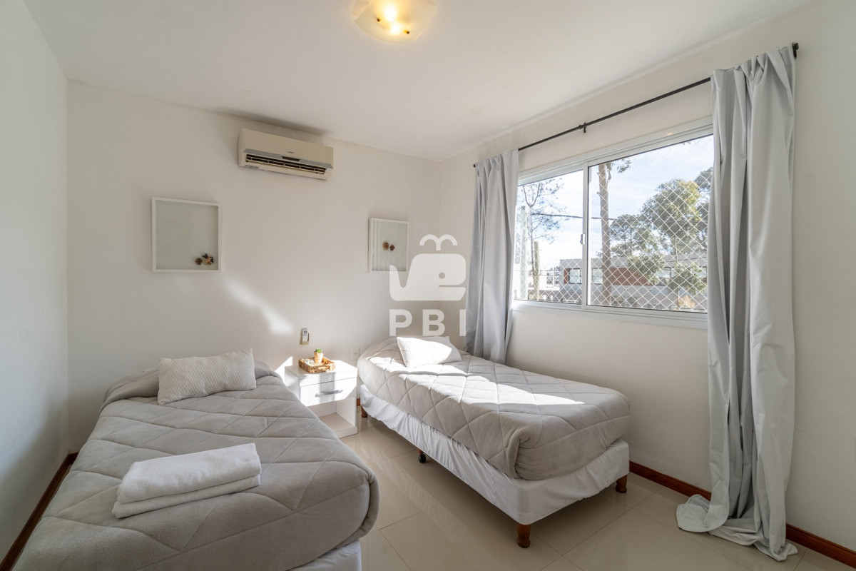 Q2FzYSBlbiB2ZW50YSwgNCBkb3JtaXRvcmlvcywgU29sYW5hcyBDb3VudHJ5IC0gUmVmIDogUEJJMTUxNjU=