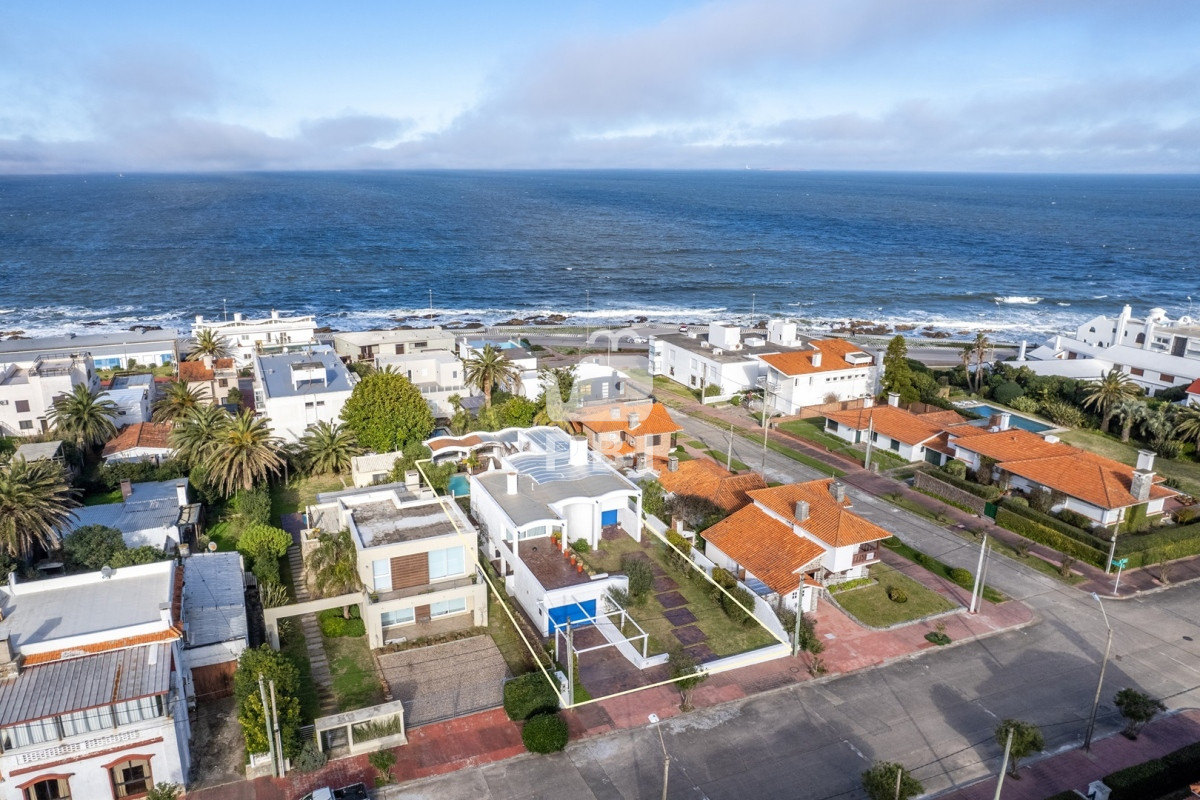 SW52ZXJ0w60gZW4gQ2FsaWRhZDogUHJvcGllZGFkIGRlIDQgRG9ybWl0b3Jpb3MgZW4gUHVudGEgZGVsIEVzdGUgLSBSZWYgOiBQQkkxMzgzOA==