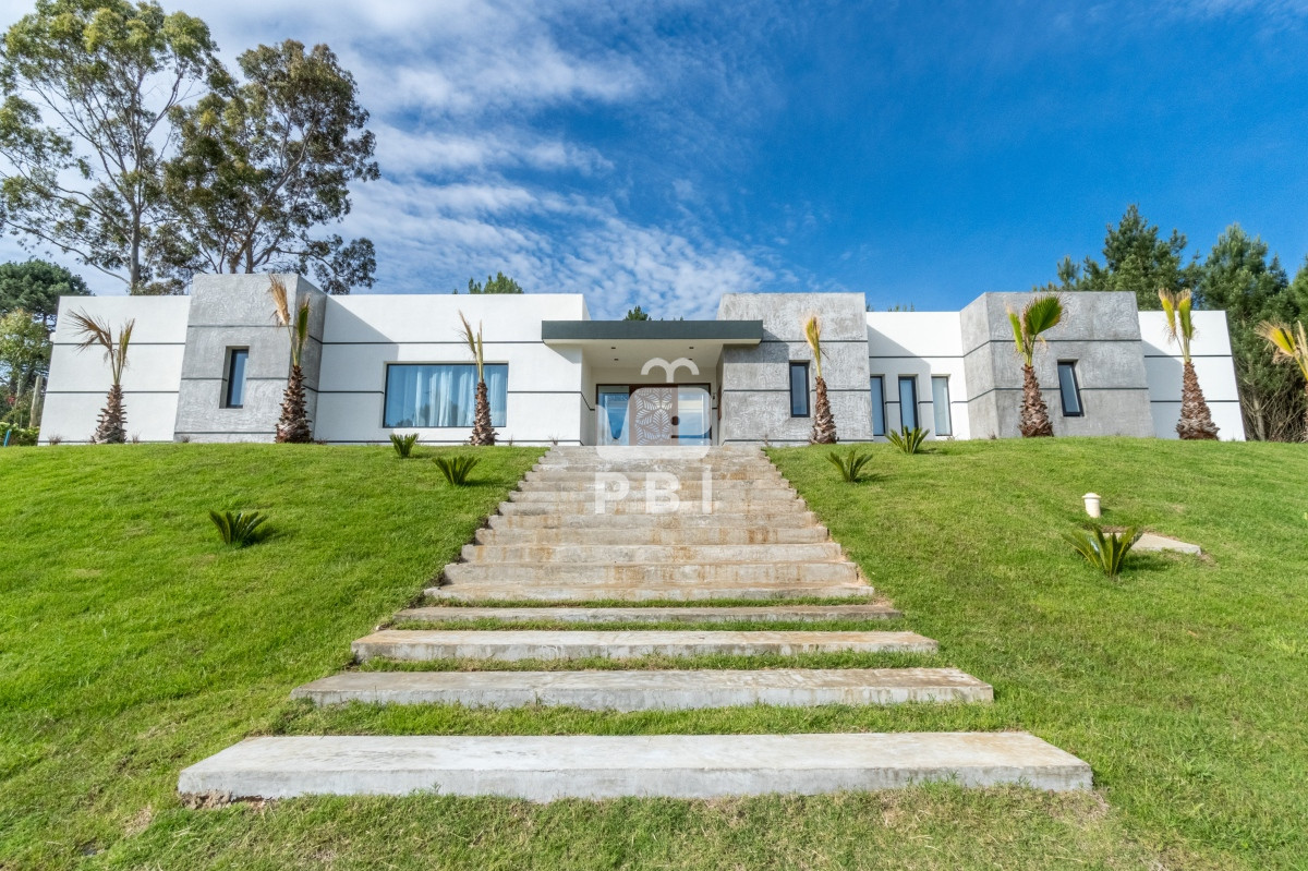 Q2FzYSA0IERPUk1JVE9SSU9TIGVuIEFjcmVzIGRlIFNvbGFuYXMsIFB1bnRhIEJhbGxlbmEgLSBSZWYgOiBQQkkxMzE2OA==