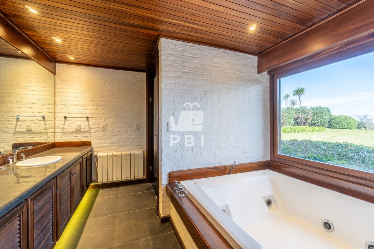 Q2FzYSA1IERPUk1JVE9SSU9TIGVuIFNvbGFuYSwgUHVudGEgQmFsbGVuYS4gLSBSZWYgOiBQQkk5Mw==