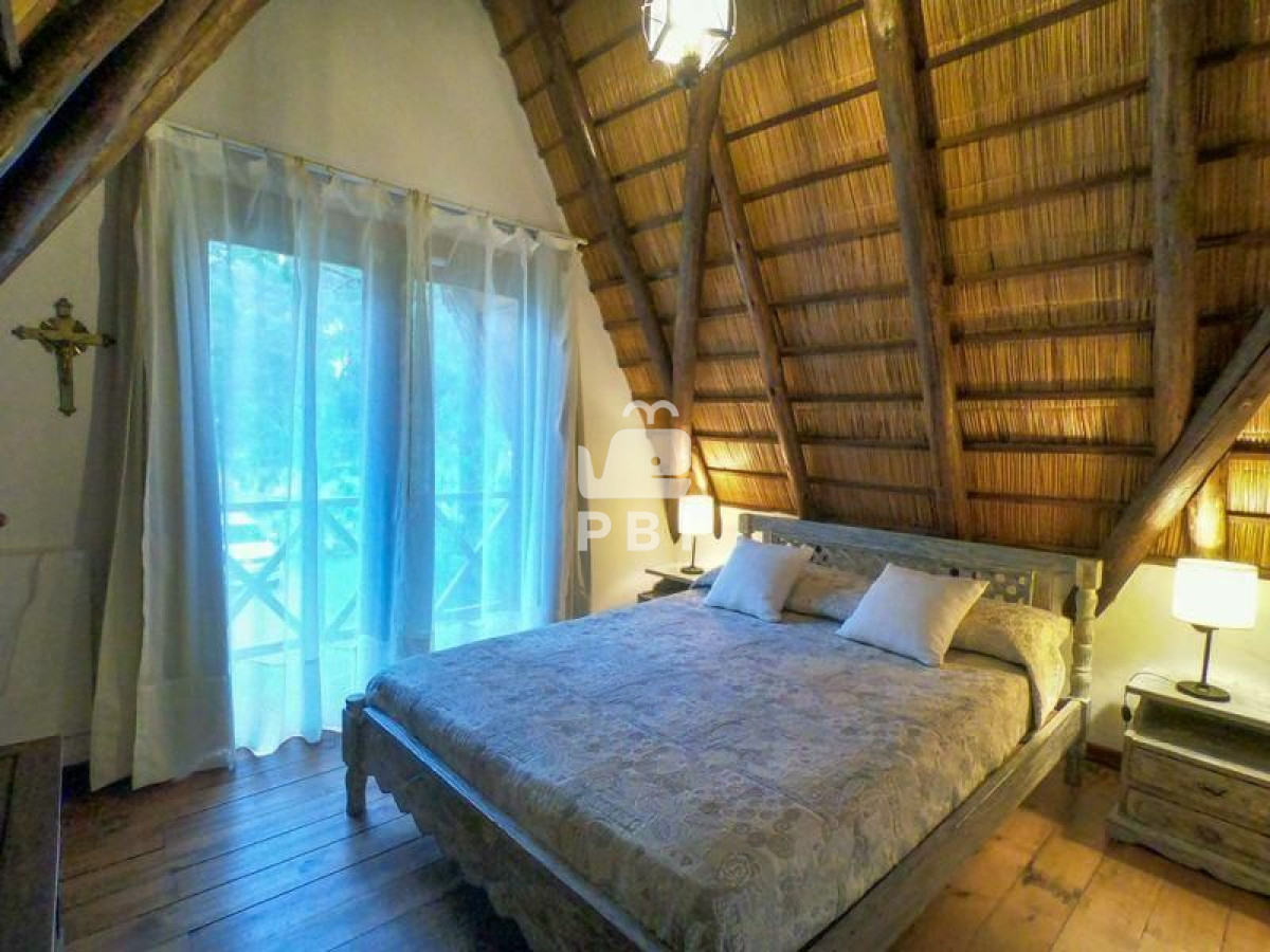 Q2FzYSA0IERPUk1JVE9SSU9TIGVuIFBvcnRlenVlbG8gQm9zcXVlLCBQdW50YSBCYWxsZW5hIC0gUmVmIDogUEJJMTIwMQ==