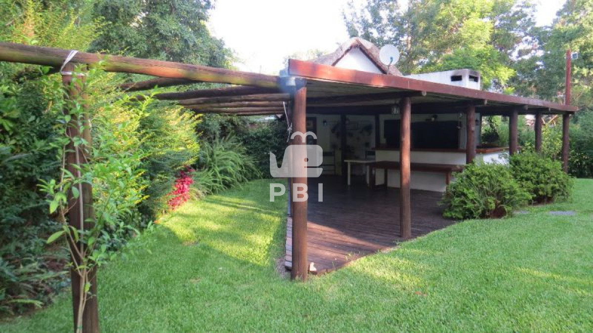 Q2FzYSA0IERPUk1JVE9SSU9TIGVuIFBvcnRlenVlbG8gQm9zcXVlLCBQdW50YSBCYWxsZW5hIC0gUmVmIDogUEJJMTIwMQ==