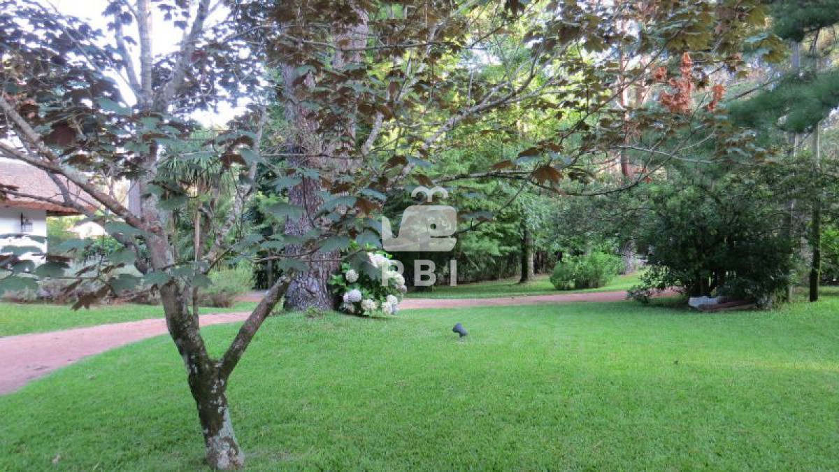 Q2FzYSA0IERPUk1JVE9SSU9TIGVuIFBvcnRlenVlbG8gQm9zcXVlLCBQdW50YSBCYWxsZW5hIC0gUmVmIDogUEJJMTIwMQ==