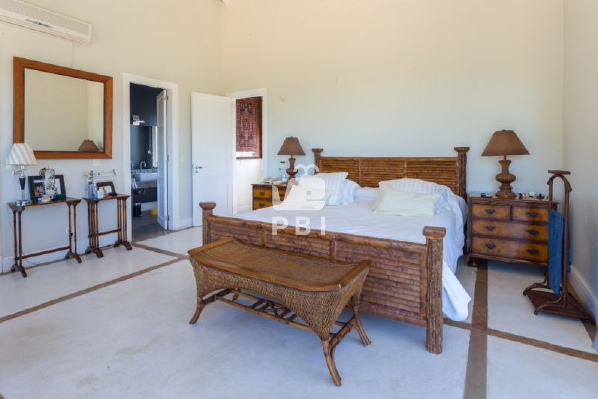 Q2FzYSBlbiB2ZW50YSA0IERPUk1JVE9SSU9TIHpvbmEgSmFyZMOtbiAgLSBSZWYgOiBQQkkxMzQy