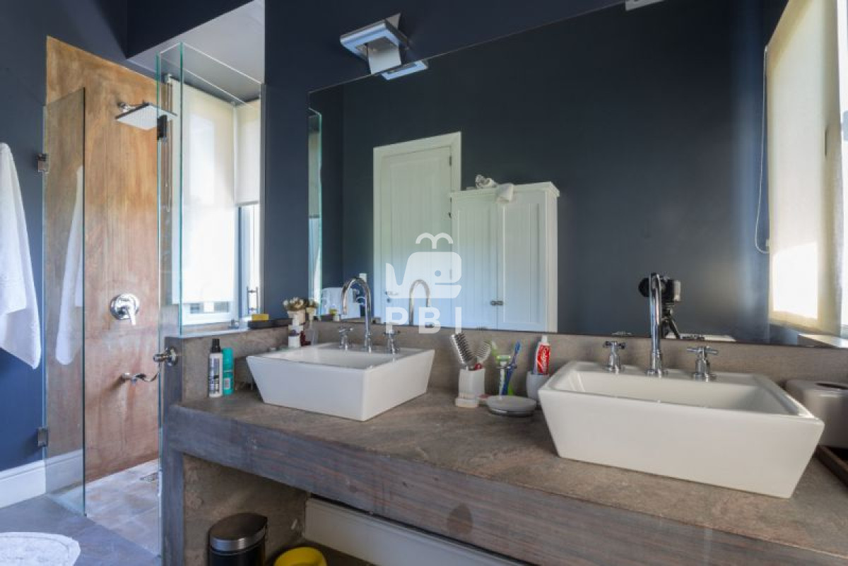 Q2FzYSBlbiB2ZW50YSA0IERPUk1JVE9SSU9TIHpvbmEgSmFyZMOtbiAgLSBSZWYgOiBQQkkxMzQy