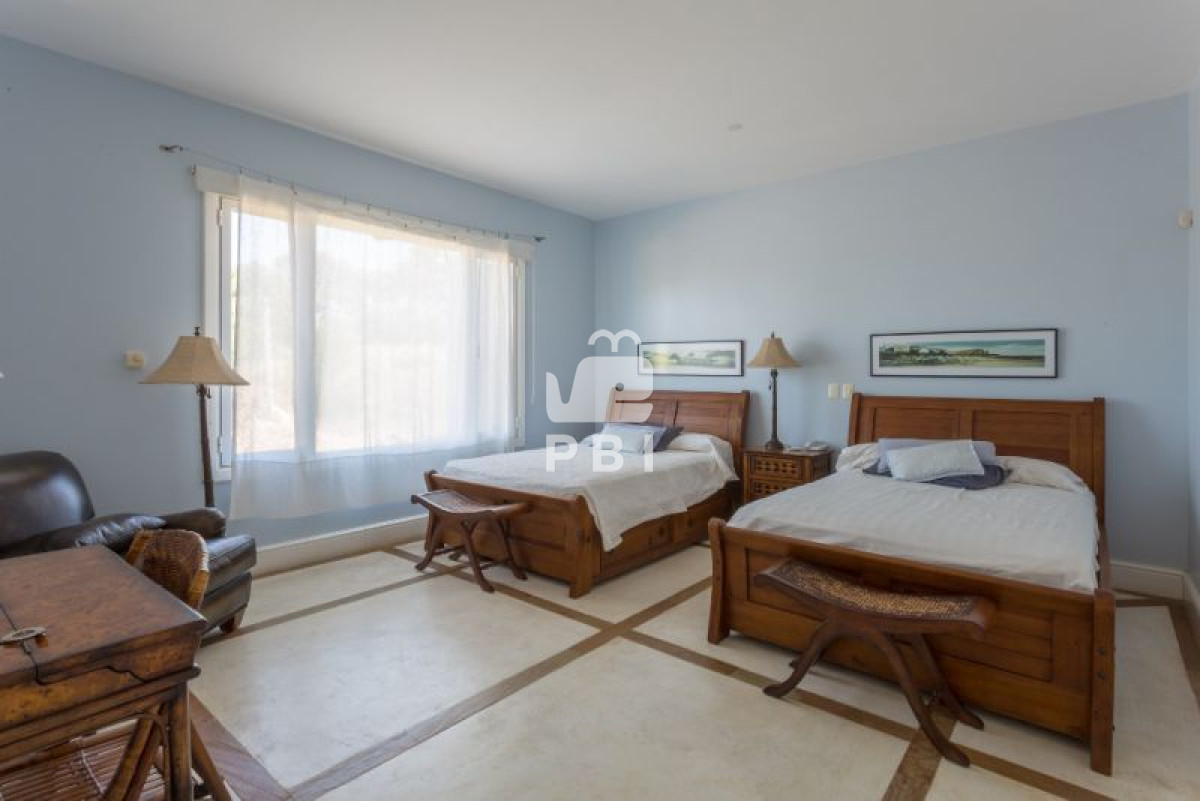 Q2FzYSBlbiB2ZW50YSA0IERPUk1JVE9SSU9TIHpvbmEgSmFyZMOtbiAgLSBSZWYgOiBQQkkxMzQy