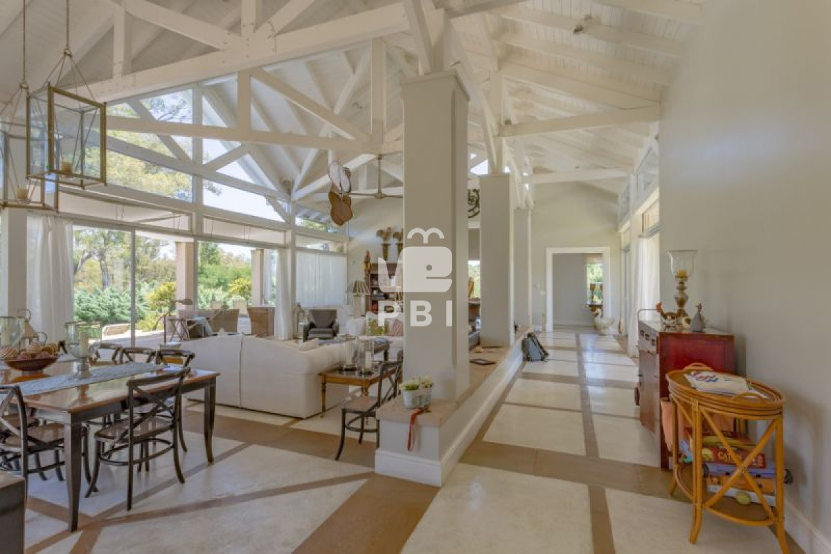 Q2FzYSBlbiB2ZW50YSA0IERPUk1JVE9SSU9TIHpvbmEgSmFyZMOtbiAgLSBSZWYgOiBQQkkxMzQy