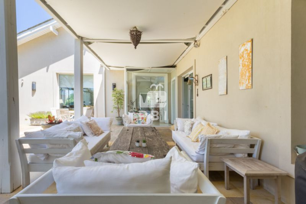 Q2FzYSBlbiB2ZW50YSA0IERPUk1JVE9SSU9TIHpvbmEgSmFyZMOtbiAgLSBSZWYgOiBQQkkxMzQy