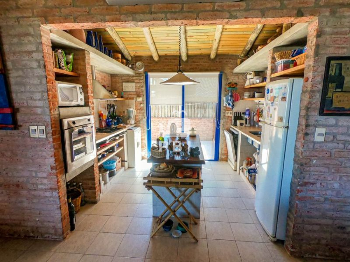 Q2FzYSBlbiB2ZW50YSB5IGFscXVpbGVyIDIgZG9ybWl0b3Jpb3MsIFTDrW8gVG9tIC0gUmVmIDogUEJJMzgw