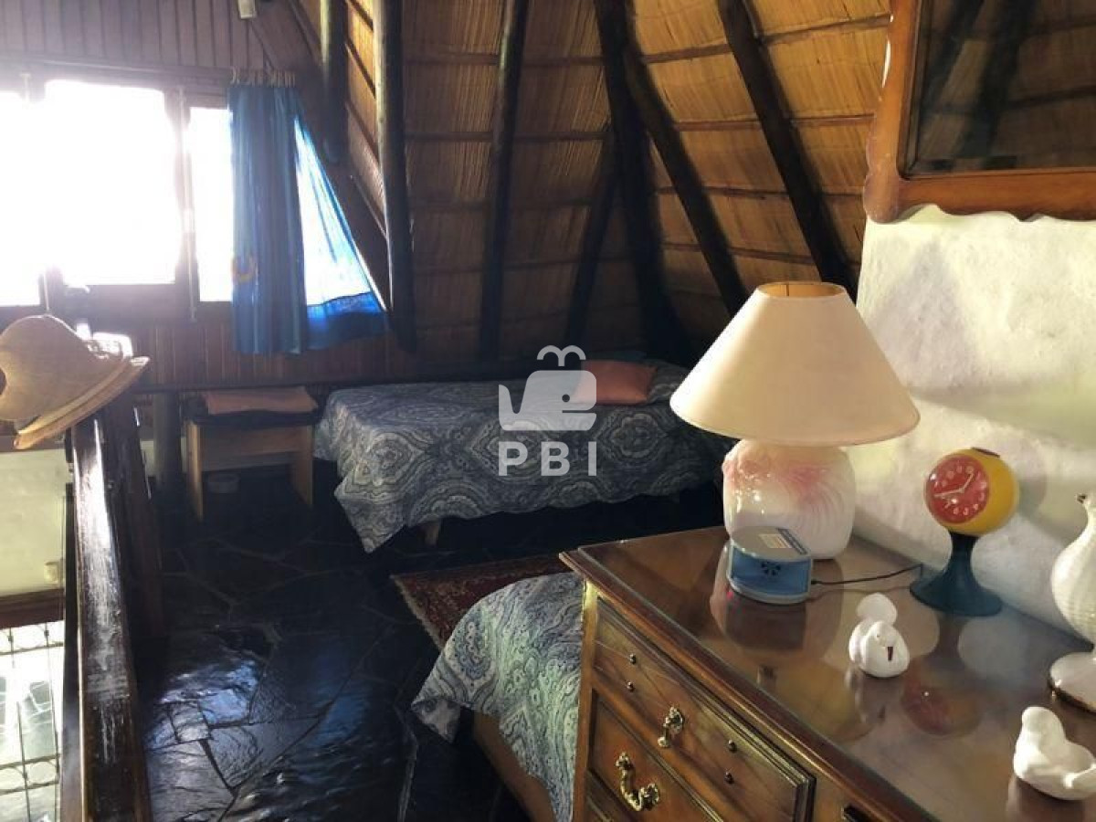 Q2FzYSBlbiB2ZW50YSBDbHViIERlbCBMYWdvIDMgZG9ybWl0b3Jpb3MgLSBSZWYgOiBQQkk0Njg=