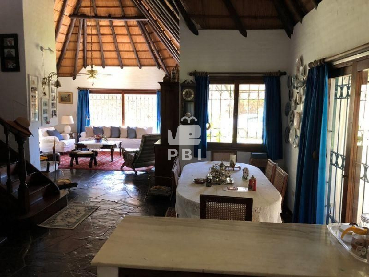 Q2FzYSBlbiB2ZW50YSBDbHViIERlbCBMYWdvIDMgZG9ybWl0b3Jpb3MgLSBSZWYgOiBQQkk0Njg=