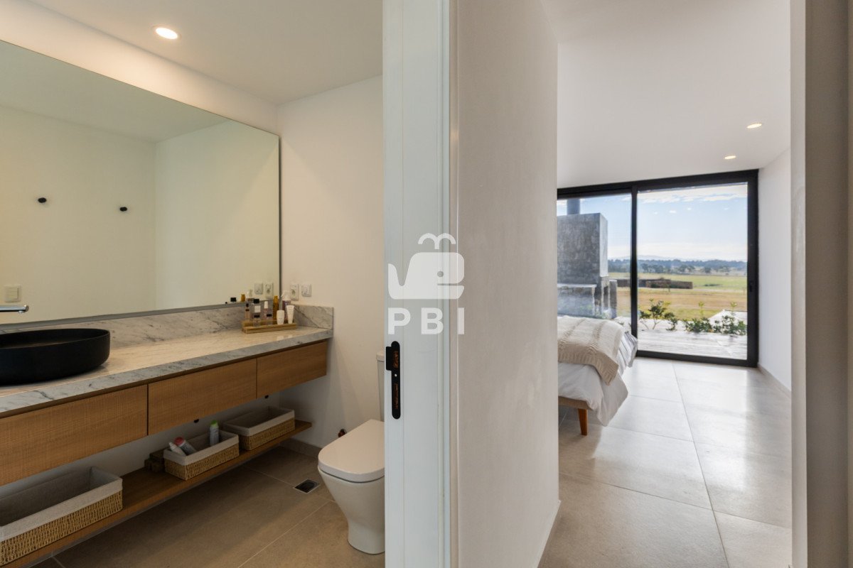 Q2FzYSBlbiB2ZW50YSBlbiBMYWd1bmEgZGUgbG9zIENpc25lcywgUHVudGEgQmFsbGVuYS4gLSBSZWYgOiBQQkkxNTQ3Mg==